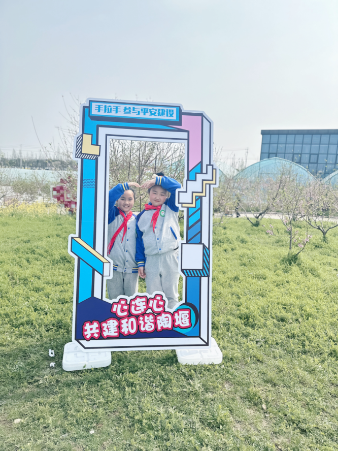 油菜花开 反邪同行——浙江省绍兴市越城区陶堰街道结合鉴湖湿地油菜花节开展反邪教宣传活动495.png